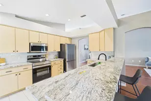 35601 Wickingham Ct, Zephyrhills, FL 33541 - Photo 11
