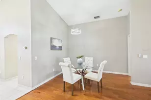 35601 Wickingham Ct, Zephyrhills, FL 33541 - Photo 9