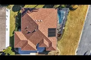 2725 Halsey Terrace, The Villages, FL 32162 - Photo 3