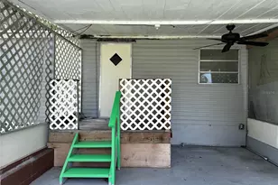 817 Parks St, Wildwood, FL 34785 - Photo 3