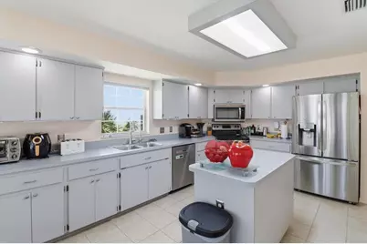 685 W Colbert Court, Beverly Hills, FL 34465 - Photo 13