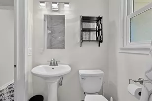 5503 Lakewood Cir E, Jacksonville, FL 32207 - Photo 17
