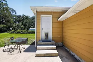 5503 Lakewood Cir E, Jacksonville, FL 32207 - Photo 7