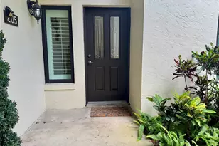 1637 SE Paradise Cir, Crystal River, FL 34429 - Photo 1