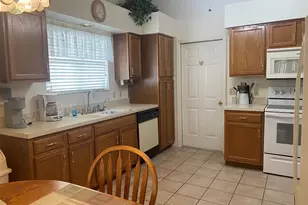 1223 Granada Ct, Lady Lake, FL 32159 - Photo 3