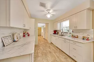66 S Desoto St, Beverly Hills, FL 34465 - Photo 11