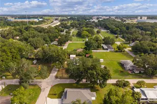768 Powell St, Wildwood, FL 34785 - Photo 9