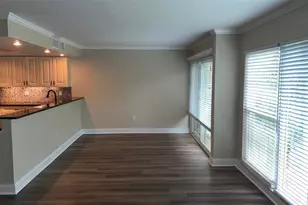 225 Country Club Dr, Largo, FL 33771 - Photo 5