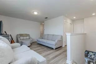 29908 Marquette Ave, Wesley Chapel, FL 33545 - Photo 17