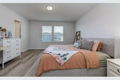 29908 Marquette Avenue, Wesley Chapel, FL 33545 - Photo 21