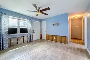 501 Palm Ave N, Saint Petersburg, FL 33703 - Photo 11