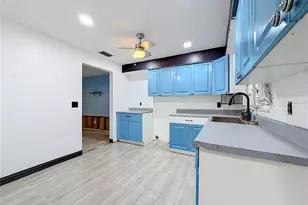 501 Palm Ave N, Saint Petersburg, FL 33703 - Photo 17