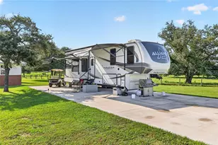 20500 NW 27 St, Morriston, FL 32668 - Photo 57