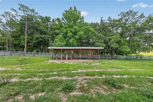 20500 NW 27 St, Morriston, FL 32668 - Photo 17