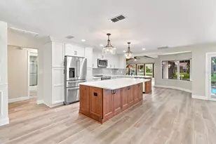 220 SE Kings Bay Dr, Crystal River, FL 34429 - Photo 15