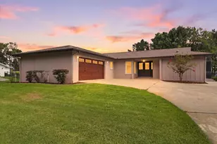 220 SE Kings Bay Dr, Crystal River, FL 34429 - Photo 1