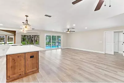220 SE Kings Bay Drive, Crystal River, FL 34429 - Photo 11