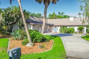 536 NW 9th Ave, Crystal River, FL 34428 - Photo 1