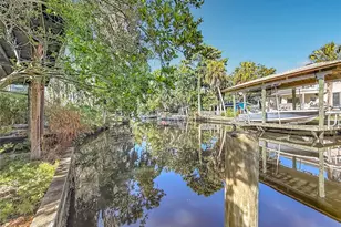 536 NW 9th Ave, Crystal River, FL 34428 - Photo 11