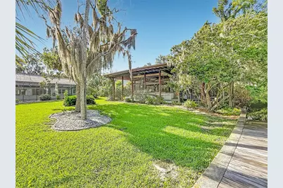 536 NW 9th Avenue, Crystal River, FL 34428 - Photo 13