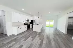 10290 N Biscayne Dr, Citrus Springs, FL 34434 - Photo 11