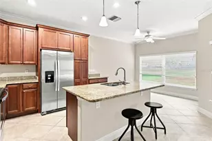 555 Dowling Cir, Lady Lake, FL 32159 - Photo 11