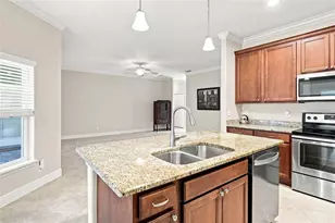 555 Dowling Cir, Lady Lake, FL 32159 - Photo 11