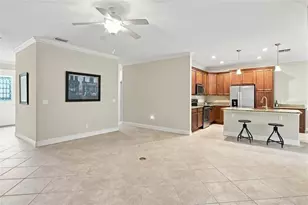 555 Dowling Cir, Lady Lake, FL 32159 - Photo 9