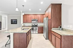 555 Dowling Cir, Lady Lake, FL 32159 - Photo 15