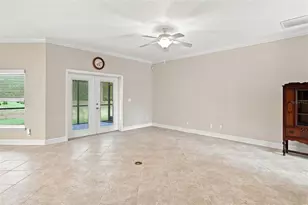 555 Dowling Cir, Lady Lake, FL 32159 - Photo 17