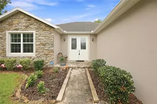 555 Dowling Cir, Lady Lake, FL 32159 - Photo 3