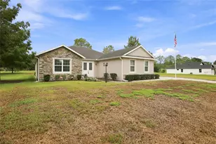 555 Dowling Cir, Lady Lake, FL 32159 - Photo 1