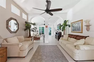 5127 Hanging Moss Ln, Sarasota, FL 34238 - Photo 9