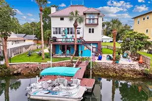 1424 SE 5th Ave, Crystal River, FL 34429 - Photo 1