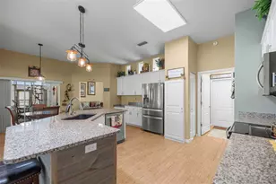 5592 NE 61st Ave Rd, Silver Springs, FL 34488 - Photo 9