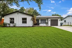 2902 42nd St W, Bradenton, FL 34205 - Photo 1