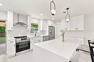 2902 42nd St W, Bradenton, FL 34205 - Photo 5