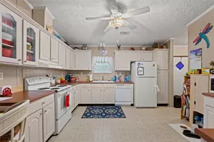 1411 SE State Road 121, Morriston, FL 32668 - Photo 17