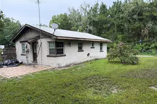 2106 NE 11th Ave, Ocala, FL 34470 - Photo 1