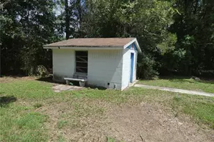 20919 SW Robin Dr, Dunnellon, FL 34431 - Photo 11