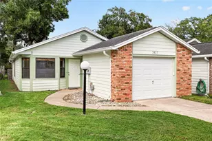 3927 NE 22nd Ln, Ocala, FL 34470 - Photo 1