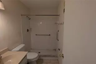 5980 Terrace Park Dr N, Saint Petersburg, FL 33709 - Photo 15