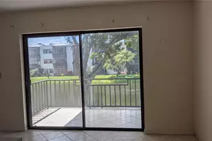 5980 Terrace Park Dr N, Saint Petersburg, FL 33709 - Photo 9