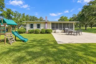 17490 SE 60 St, Morriston, FL 32668 - Photo 9