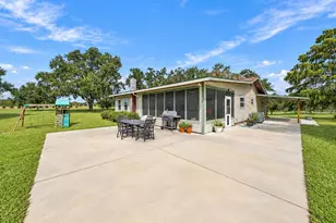 17490 SE 60 St, Morriston, FL 32668 - Photo 7