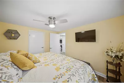 20911 NE 142nd Place, Salt Springs, FL 32134 - Photo 17