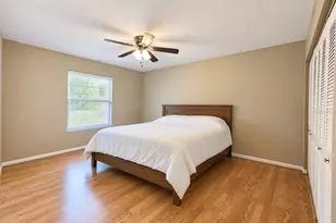 2432 NE 7th St, Ocala, FL 34470 - Photo 9