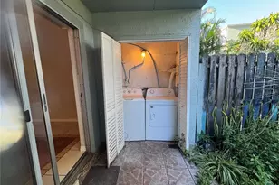 2884 Somerset Park Dr, Tampa, FL 33613 - Photo 29