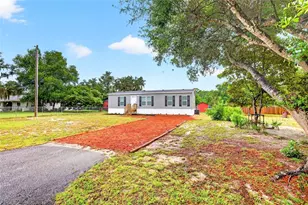 1540 SE 187th Ave, Silver Springs, FL 34488 - Photo 1
