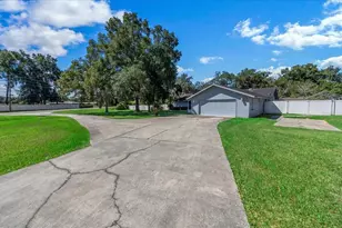 11470 SE 73rd Ct, Belleview, FL 34420 - Photo 3